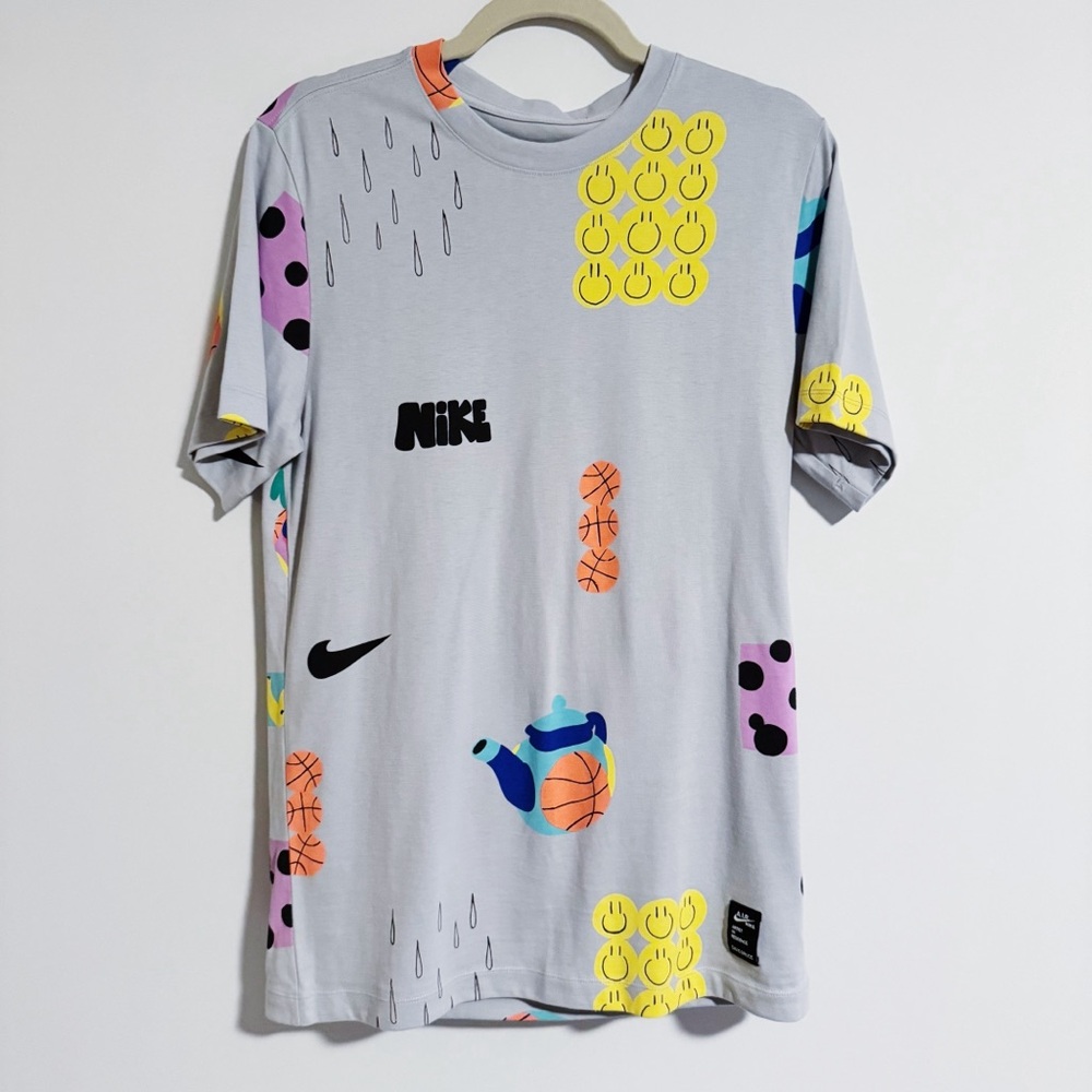 Nike - The Nike Tee Basketball Print